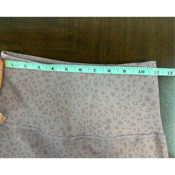 Beyond Yoga x Barre3 Collab Leggings Dusty Purple Leopard Print - Small - Picture 9 of 14